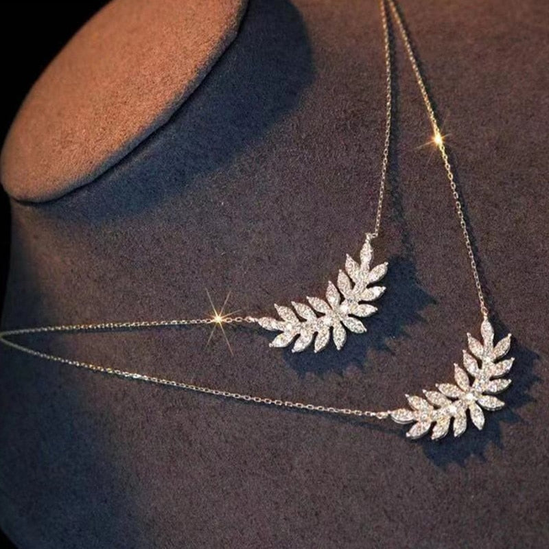 Leaf Pendant Necklace