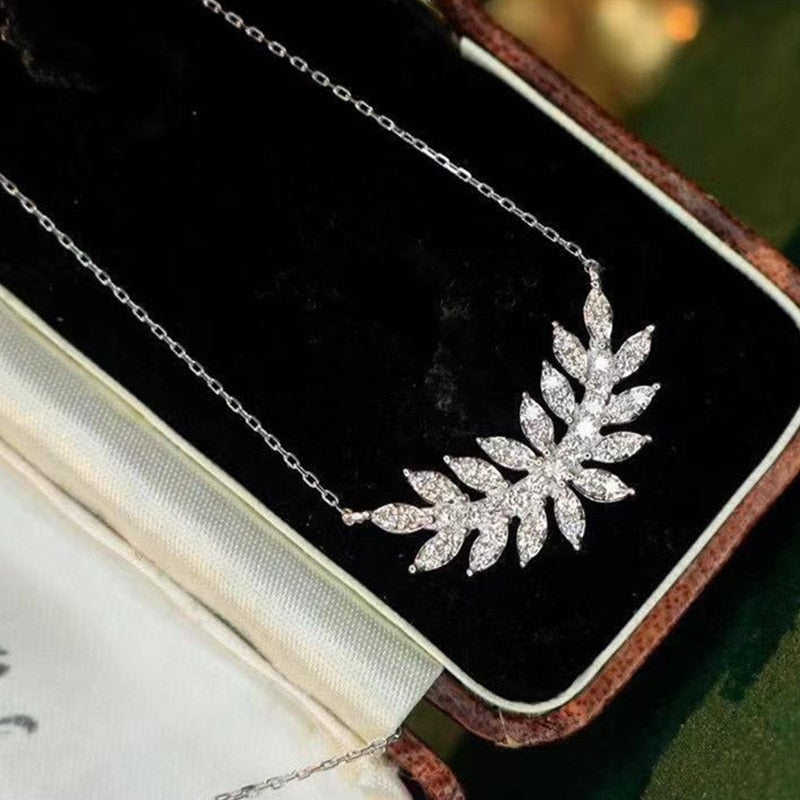 Leaf Pendant Necklace