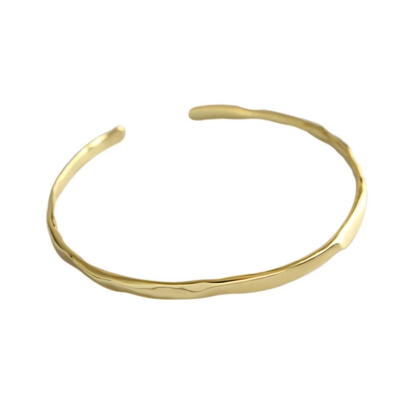 Simple White Shellfish Open Bangle